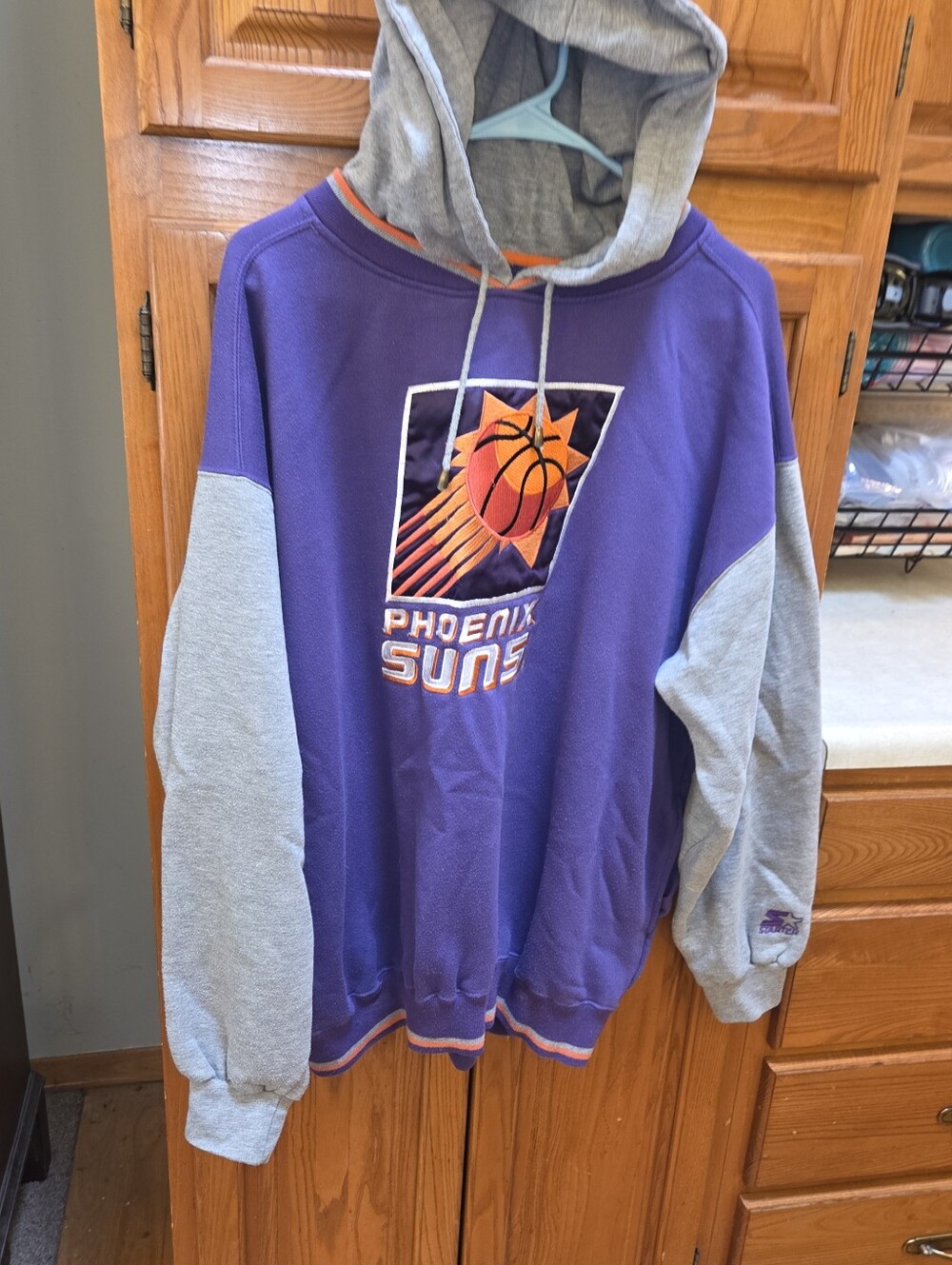Vintage '90s Starter Phoenix Suns hoodie sweatshirt with pocket, size XL